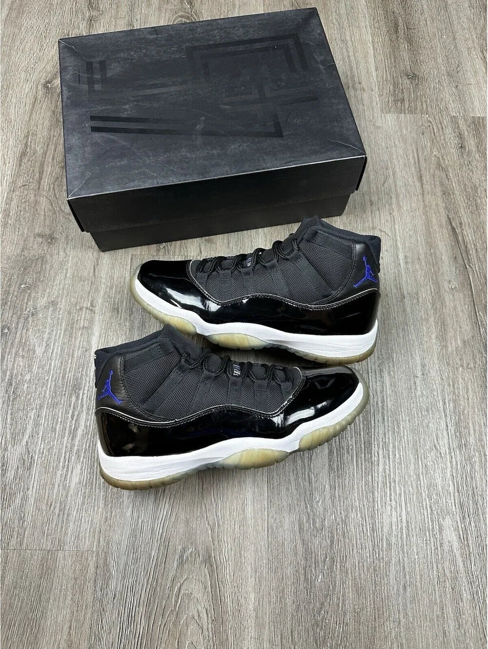 Size 8M - Jordan 11 Space Jam (2016)